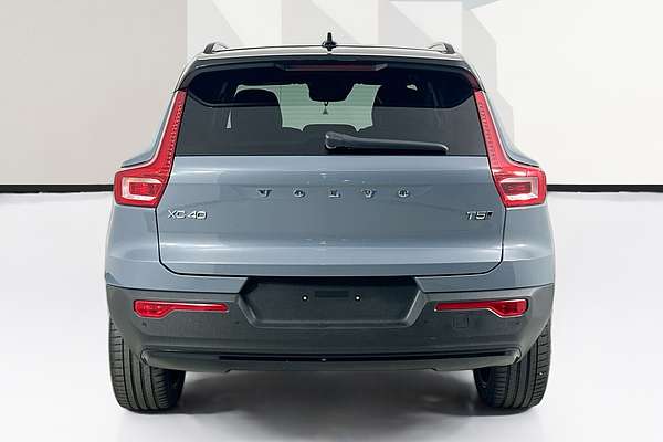2021 Volvo XC40 T5 R-DESIGN (AWD) 536 MY21
