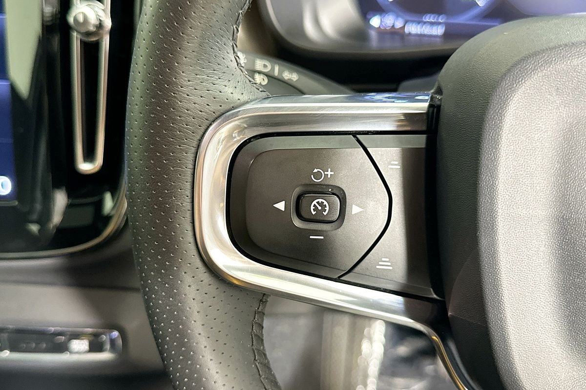 2019 Volvo XC40 T4 INSCRIPTION (AWD) 536 MY19