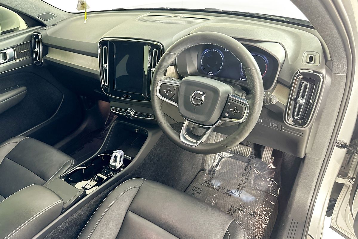 2019 Volvo XC40 T4 INSCRIPTION (AWD) 536 MY19