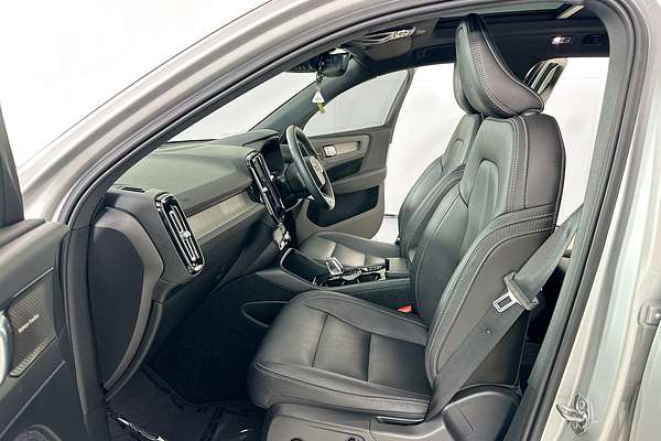 2019 Volvo XC40 T4 INSCRIPTION (AWD) 536 MY19