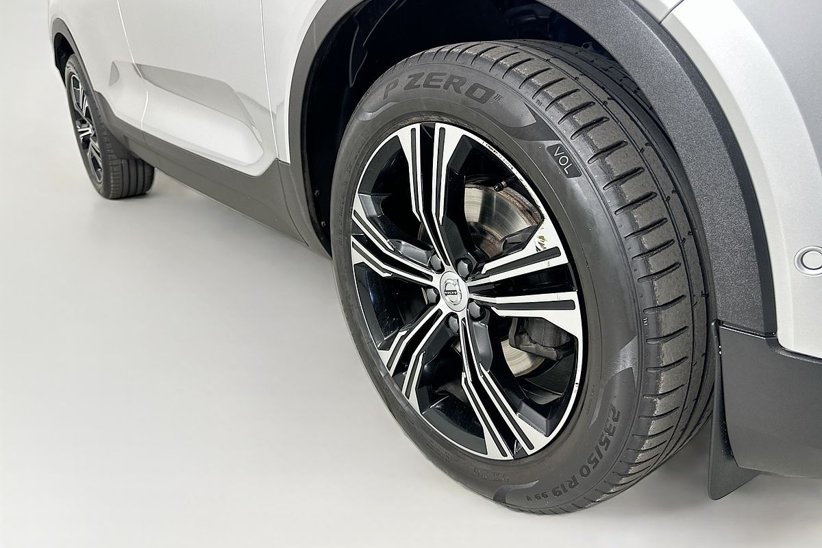 2019 Volvo XC40 T4 INSCRIPTION (AWD) 536 MY19