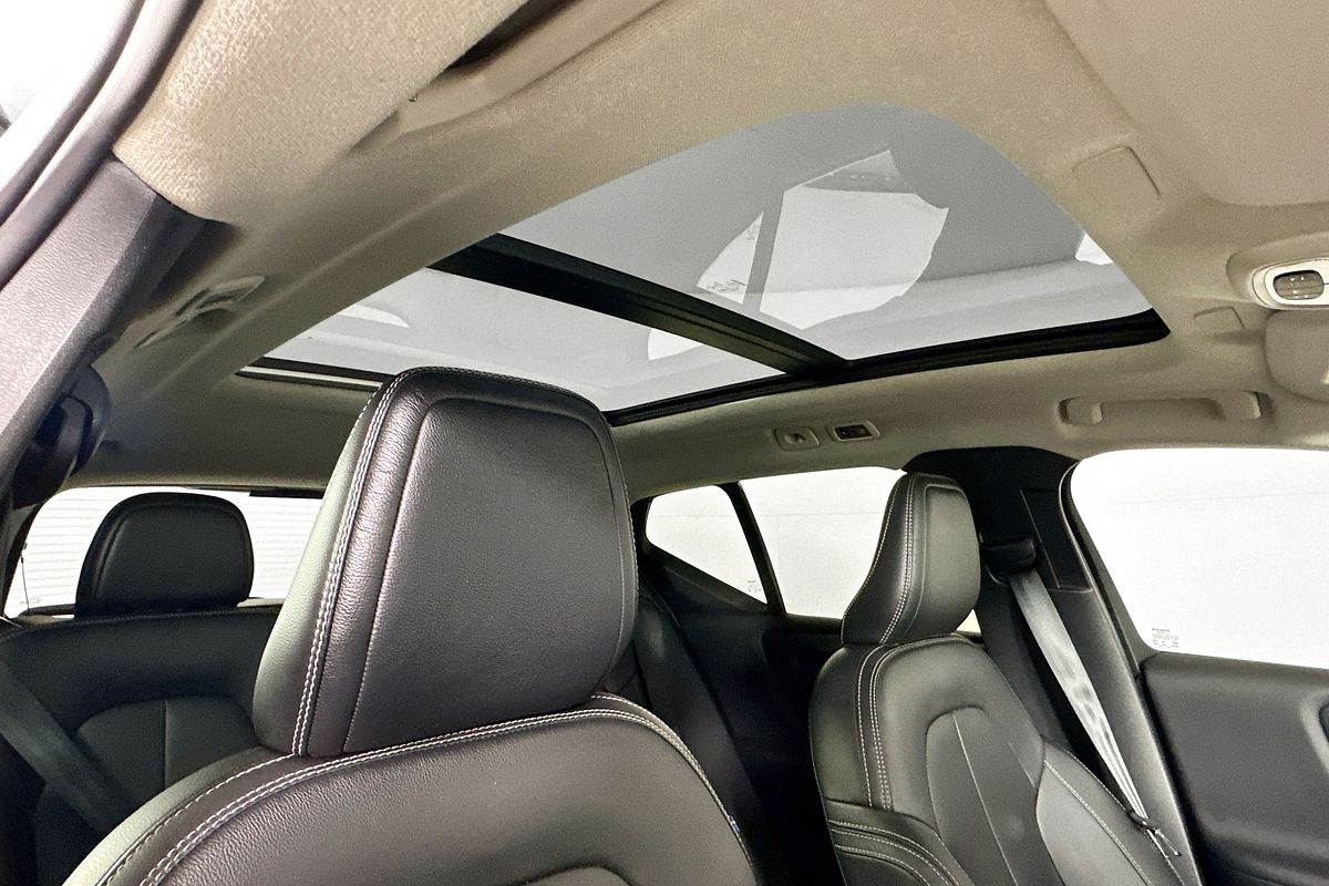 2021 Volvo XC40 T4 INSCRIPTION (AWD) 536 MY21