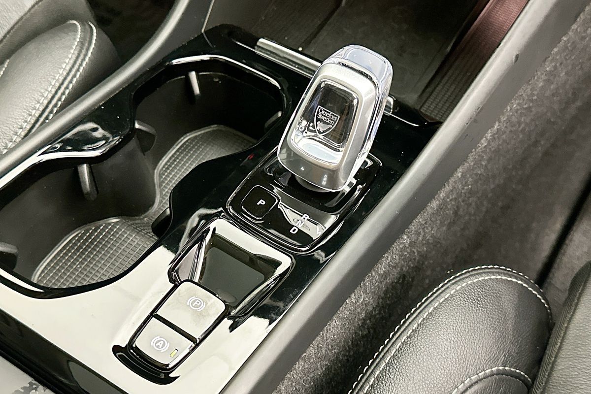 2021 Volvo XC40 T4 INSCRIPTION (AWD) 536 MY21