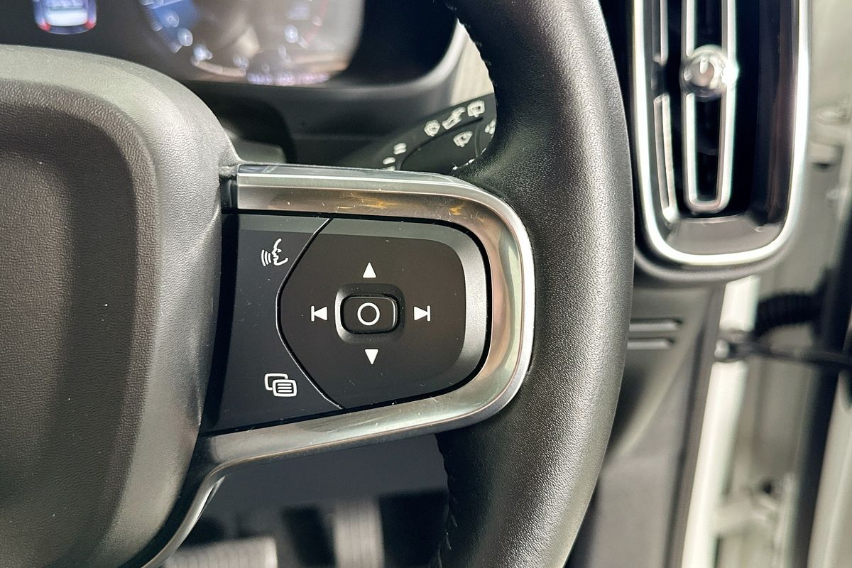 2021 Volvo XC40 T4 INSCRIPTION (AWD) 536 MY21