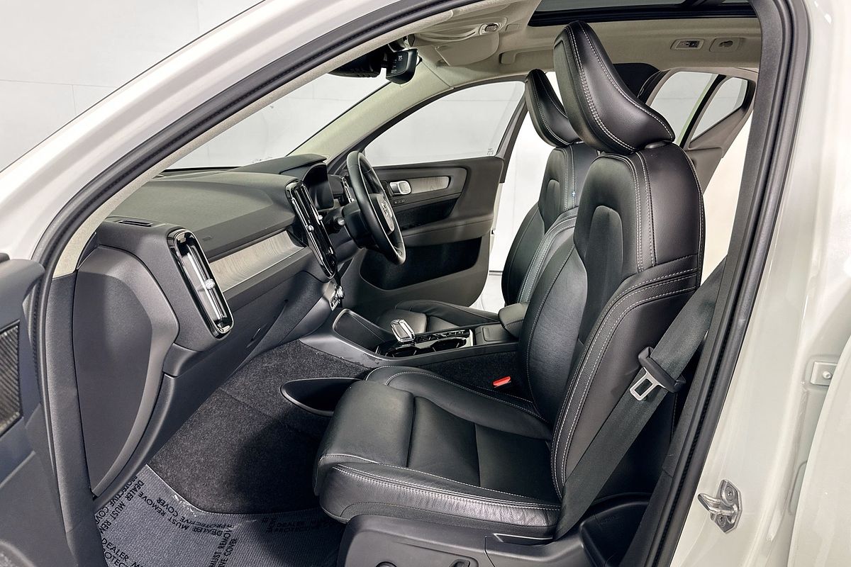 2021 Volvo XC40 T4 INSCRIPTION (AWD) 536 MY21