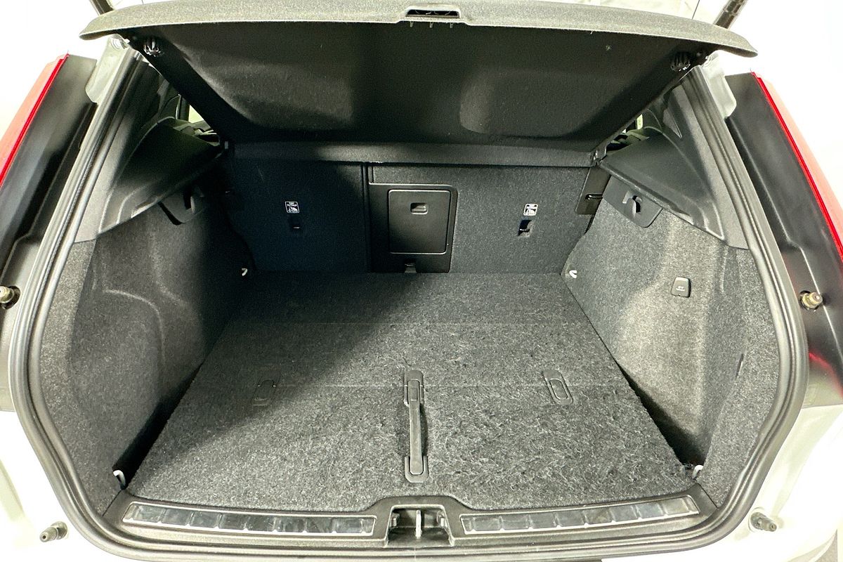 2021 Volvo XC40 T4 INSCRIPTION (AWD) 536 MY21