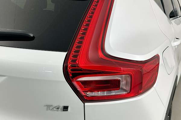 2021 Volvo XC40 T4 INSCRIPTION (AWD) 536 MY21