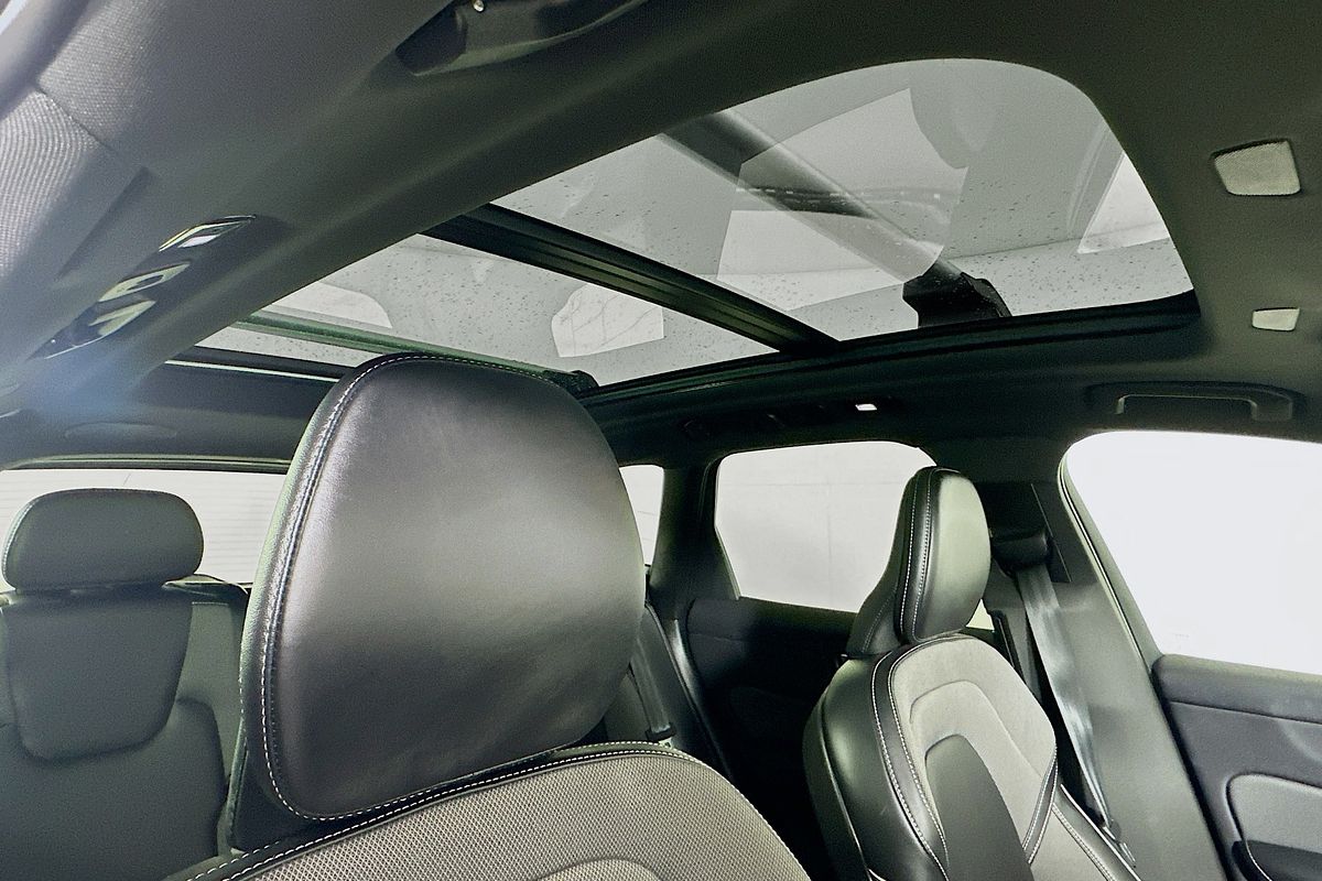 2022 Volvo XC60 RECHARGE PHEV 256 MY22