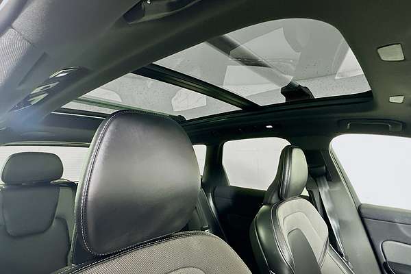 2022 Volvo XC60 RECHARGE PHEV 256 MY22