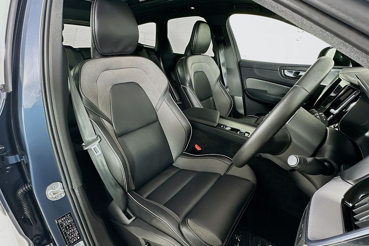 2022 Volvo XC60 RECHARGE PHEV 256 MY22