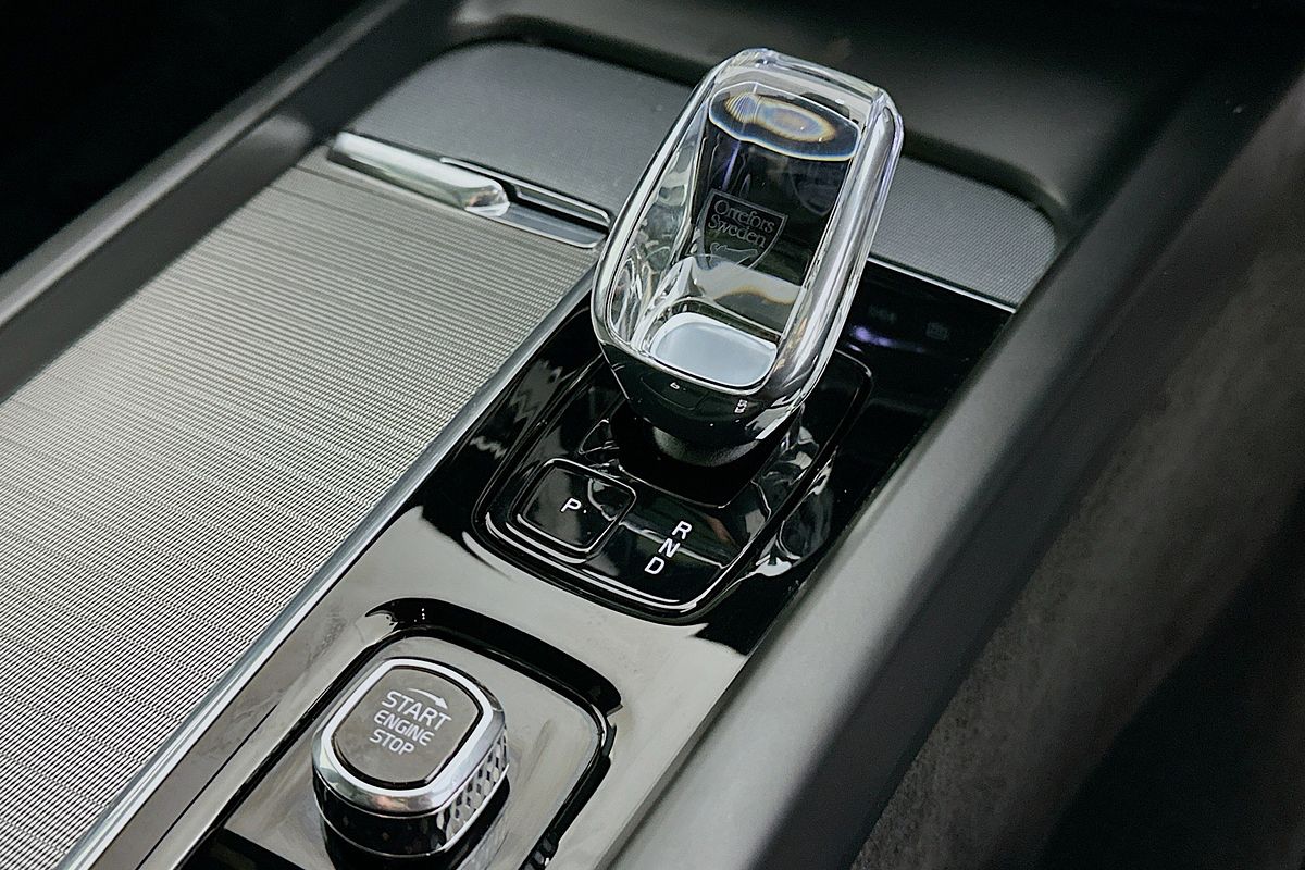 2022 Volvo XC60 RECHARGE PHEV 256 MY22