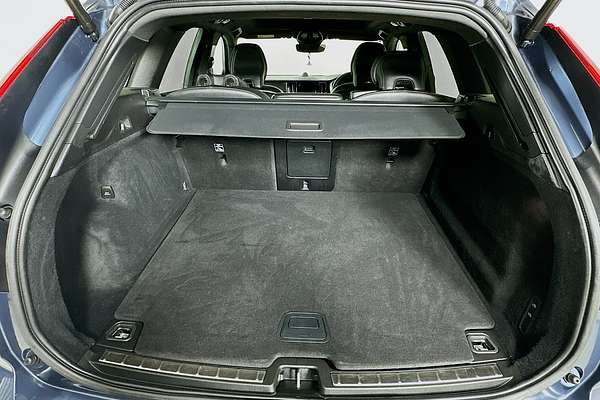 2022 Volvo XC60 RECHARGE PHEV 256 MY22