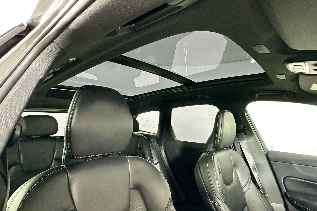 2021 Volvo XC60 T6 R-DESIGN (AWD) 246 MY21