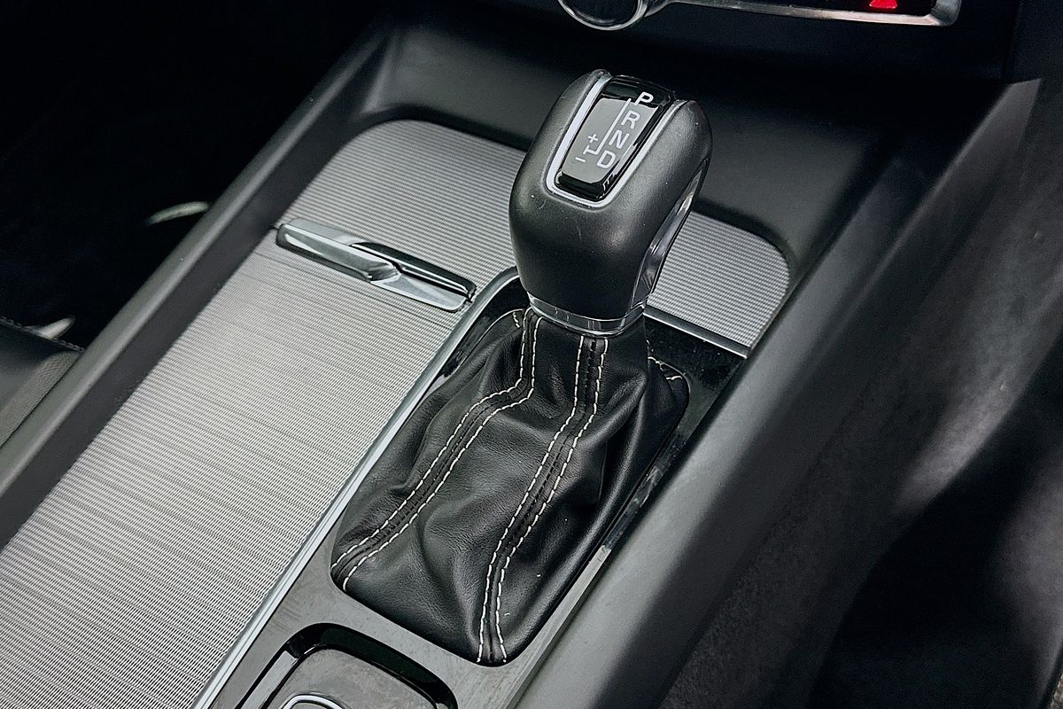 2019 Volvo XC60 T6 R-DESIGN (AWD) 246 MY19