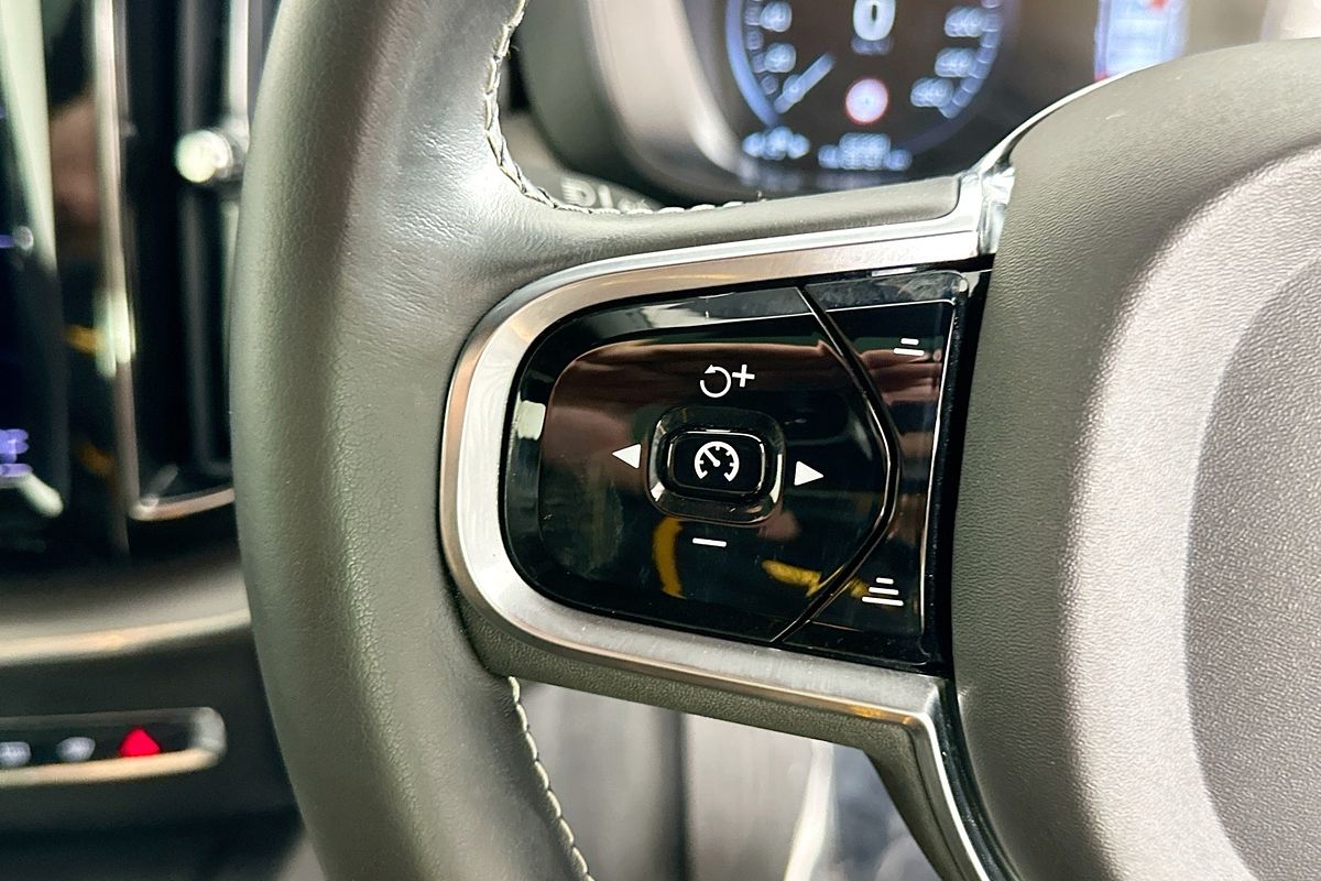 2021 Volvo XC60 T6 R-DESIGN (AWD) 246 MY21