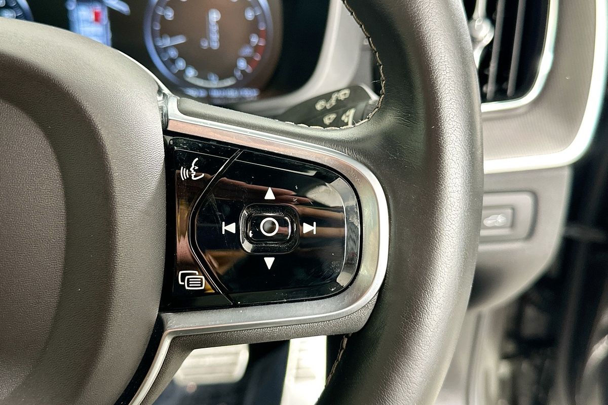 2021 Volvo XC60 T6 R-DESIGN (AWD) 246 MY21