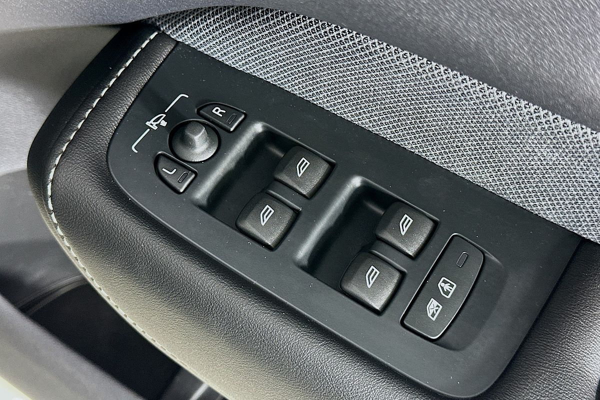 2019 Volvo XC60 T6 R-DESIGN (AWD) 246 MY19
