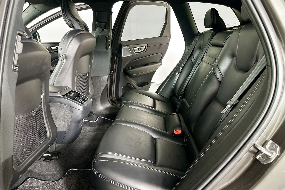 2021 Volvo XC60 T6 R-DESIGN (AWD) 246 MY21