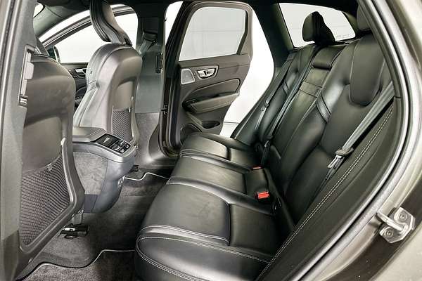 2021 Volvo XC60 T6 R-DESIGN (AWD) 246 MY21