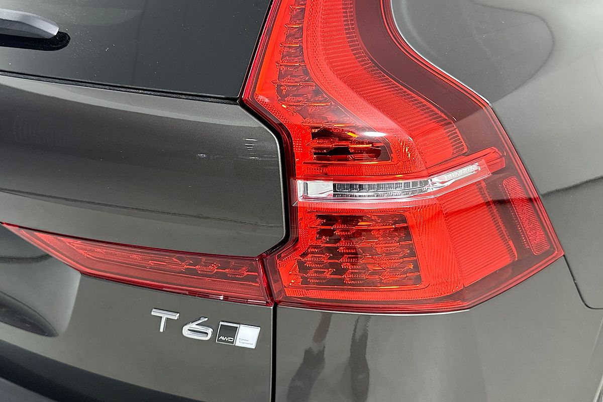 2021 Volvo XC60 T6 R-DESIGN (AWD) 246 MY21