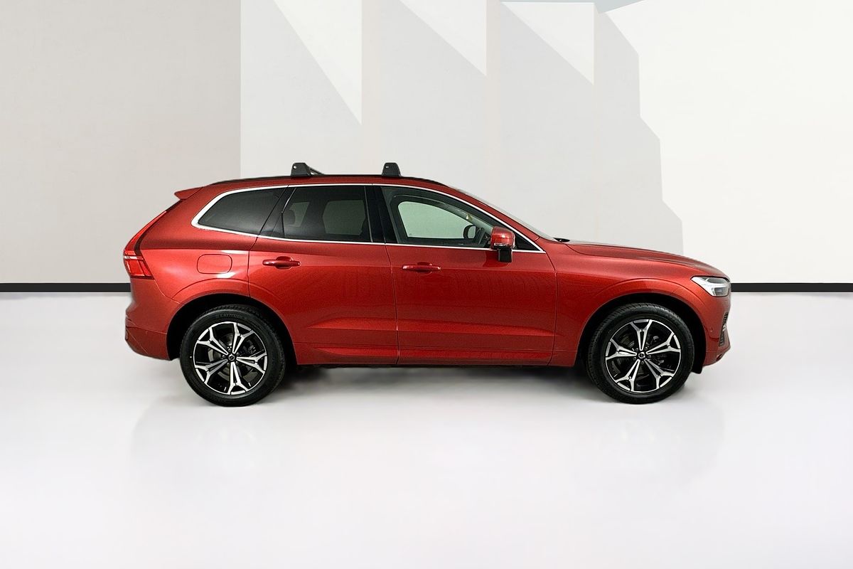 2021 Volvo XC60 B5 MOMENTUM MHEV 246 MY22