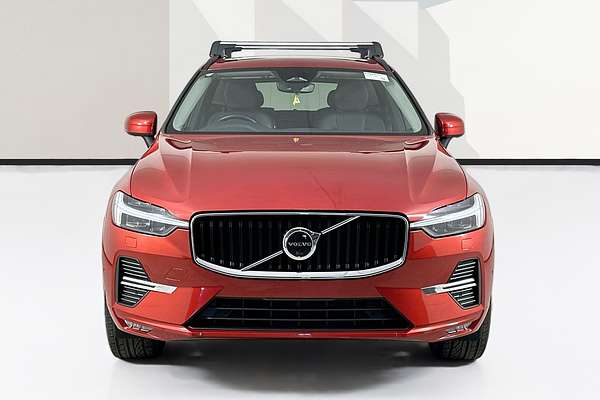 2021 Volvo XC60 B5 MOMENTUM MHEV 246 MY22