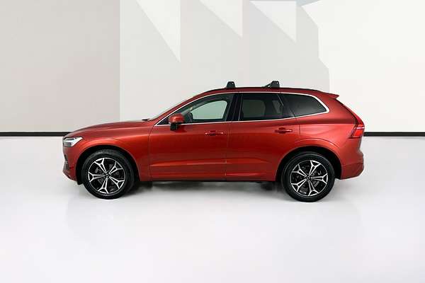 2021 Volvo XC60 B5 MOMENTUM MHEV 246 MY22
