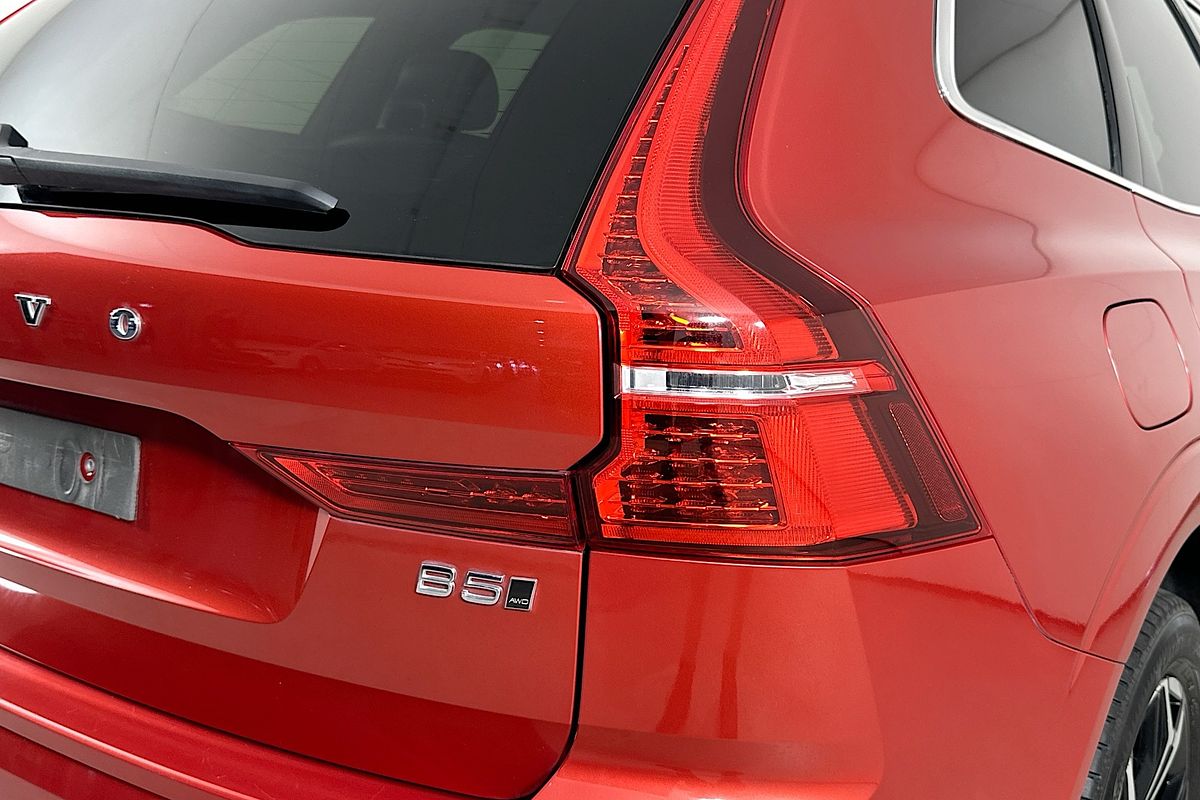 2021 Volvo XC60 B5 MOMENTUM MHEV 246 MY22