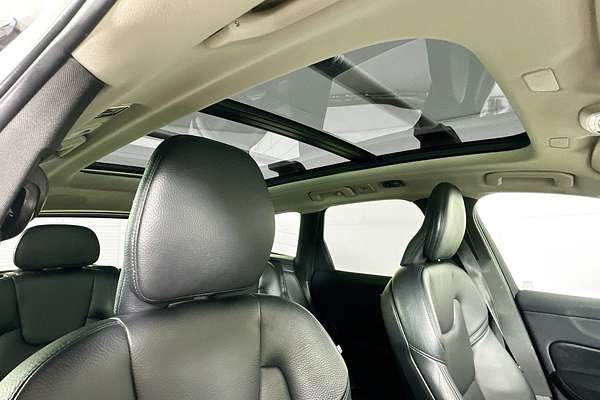 2021 Volvo XC60 T5 MOMENTUM (AWD) 246 MY21