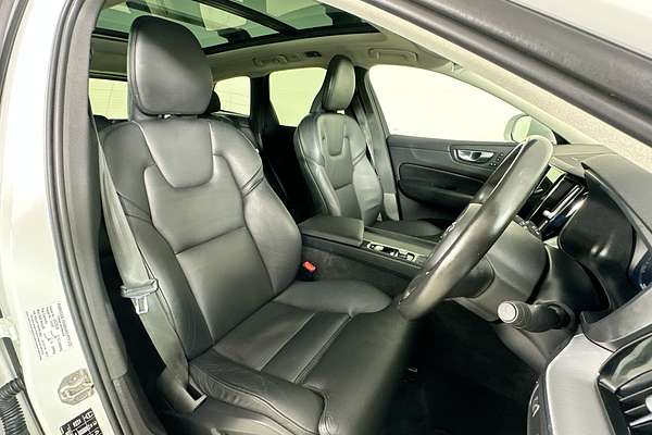 2021 Volvo XC60 T5 MOMENTUM (AWD) 246 MY21