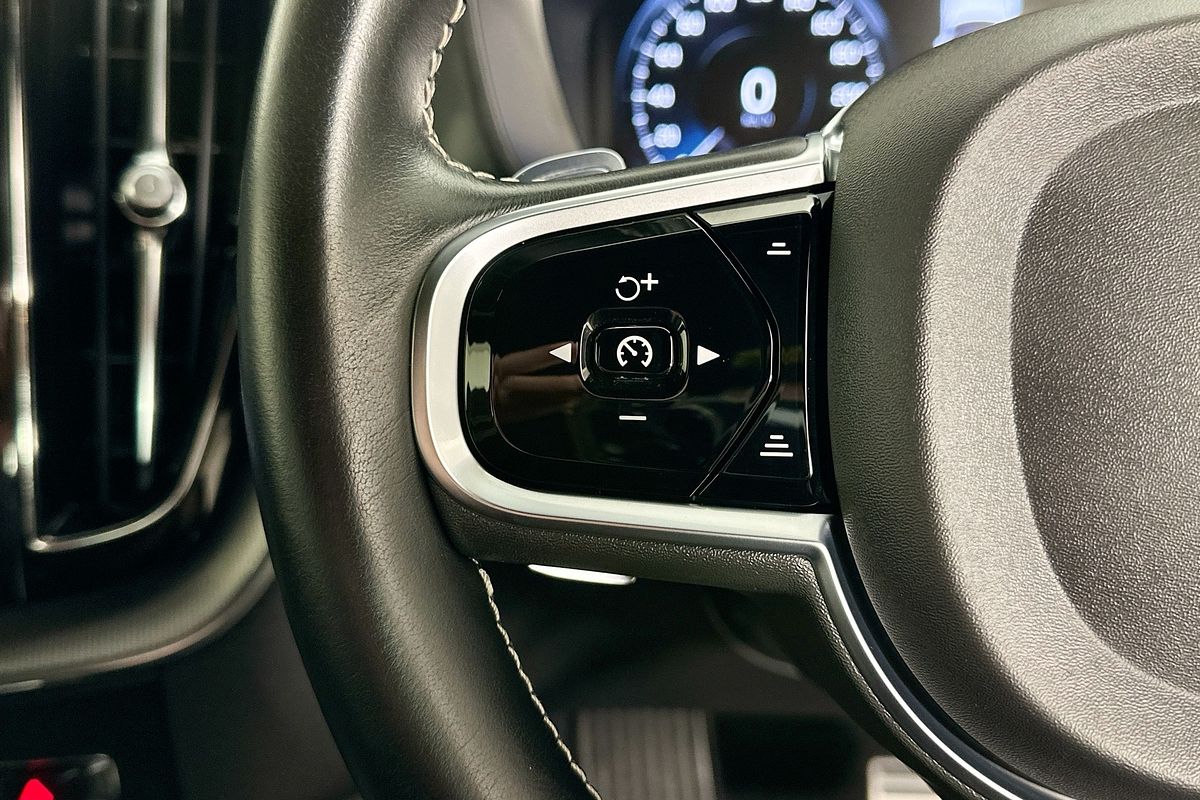 2019 Volvo XC60 T6 R-DESIGN (AWD) 246 MY20