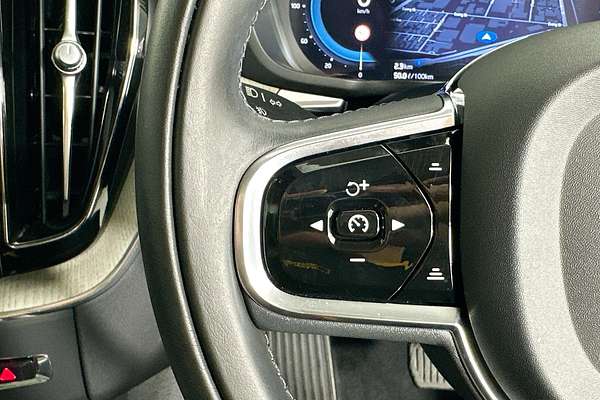 2022 Volvo XC60 B5 INSCRIPTION MHEV 246 MY22