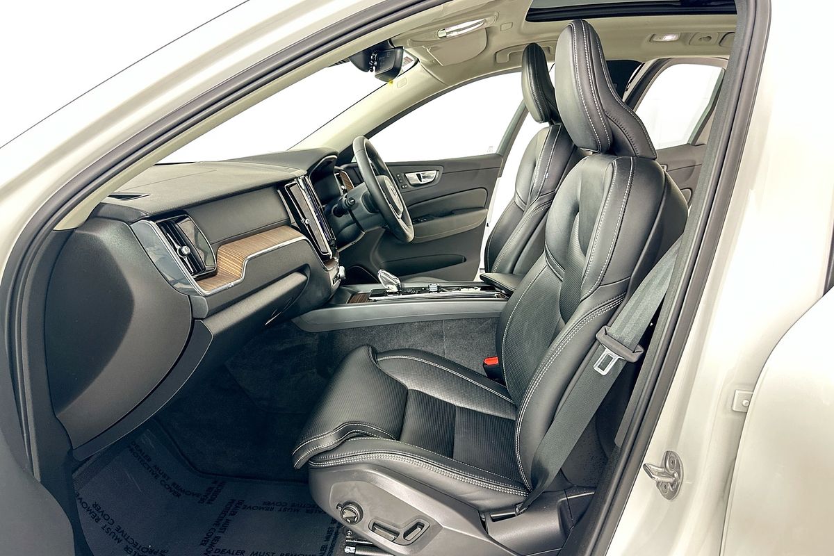 2023 Volvo XC60 ULTIMATE B5 BRIGHT MHEV 246 MY23B