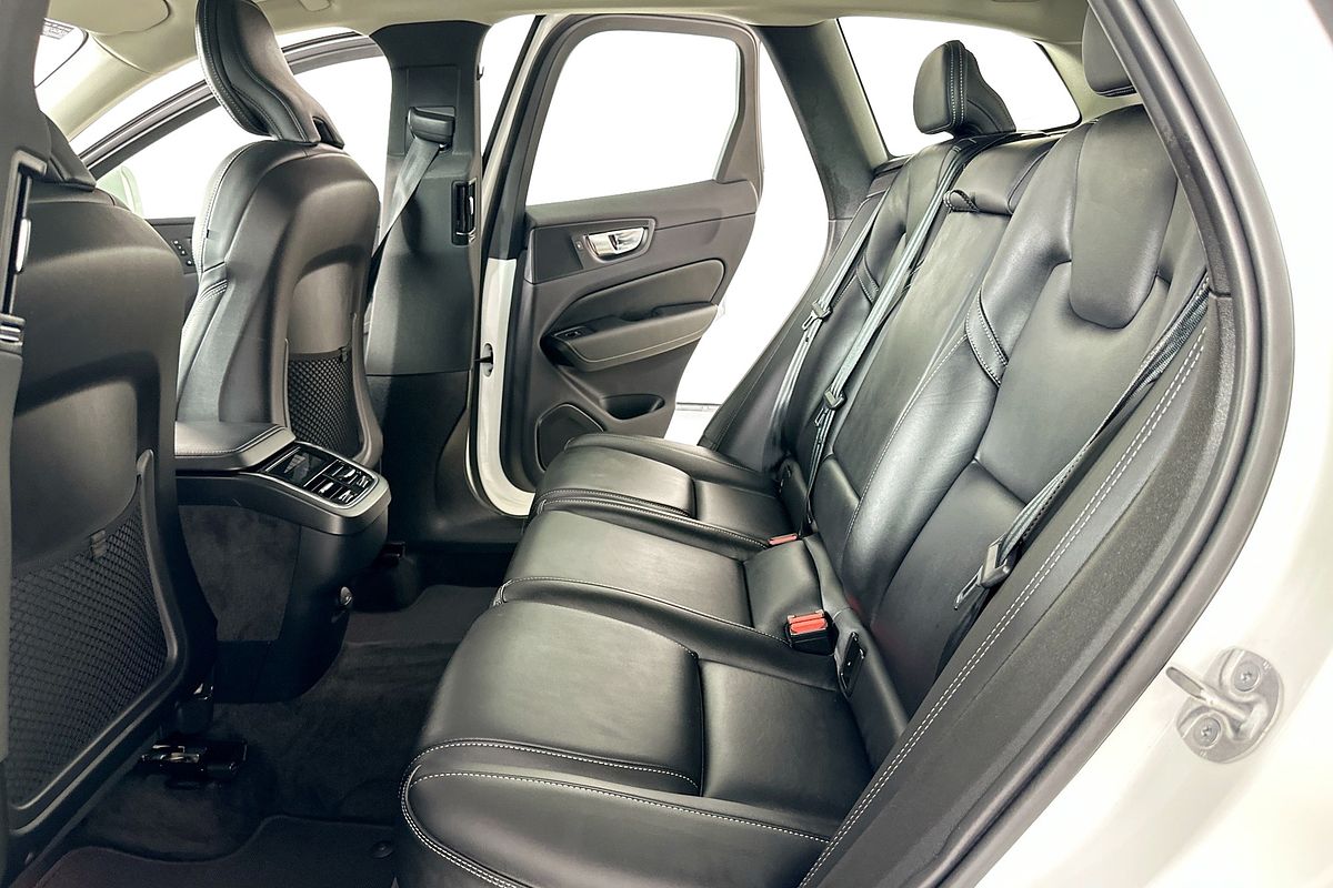 2023 Volvo XC60 ULTIMATE B5 BRIGHT MHEV 246 MY23B