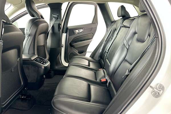 2023 Volvo XC60 ULTIMATE B5 BRIGHT MHEV 246 MY23B