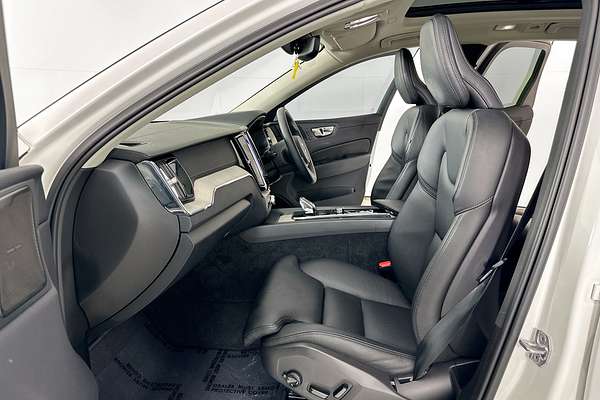 2022 Volvo XC60 B5 INSCRIPTION MHEV 246 MY22