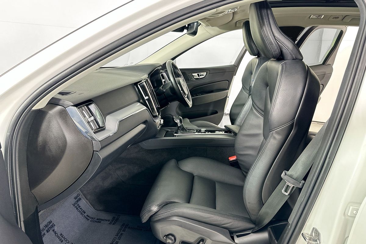 2021 Volvo XC60 T5 MOMENTUM (AWD) 246 MY21