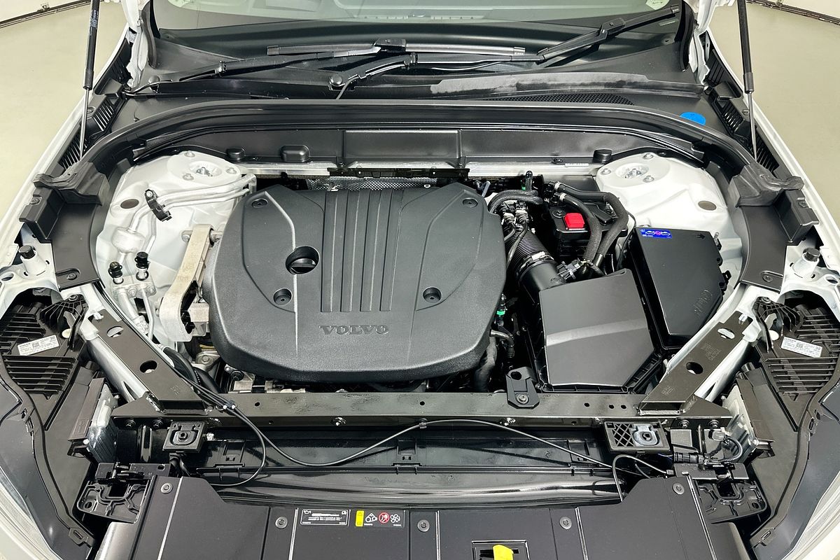 2023 Volvo XC60 ULTIMATE B5 BRIGHT MHEV 246 MY23B