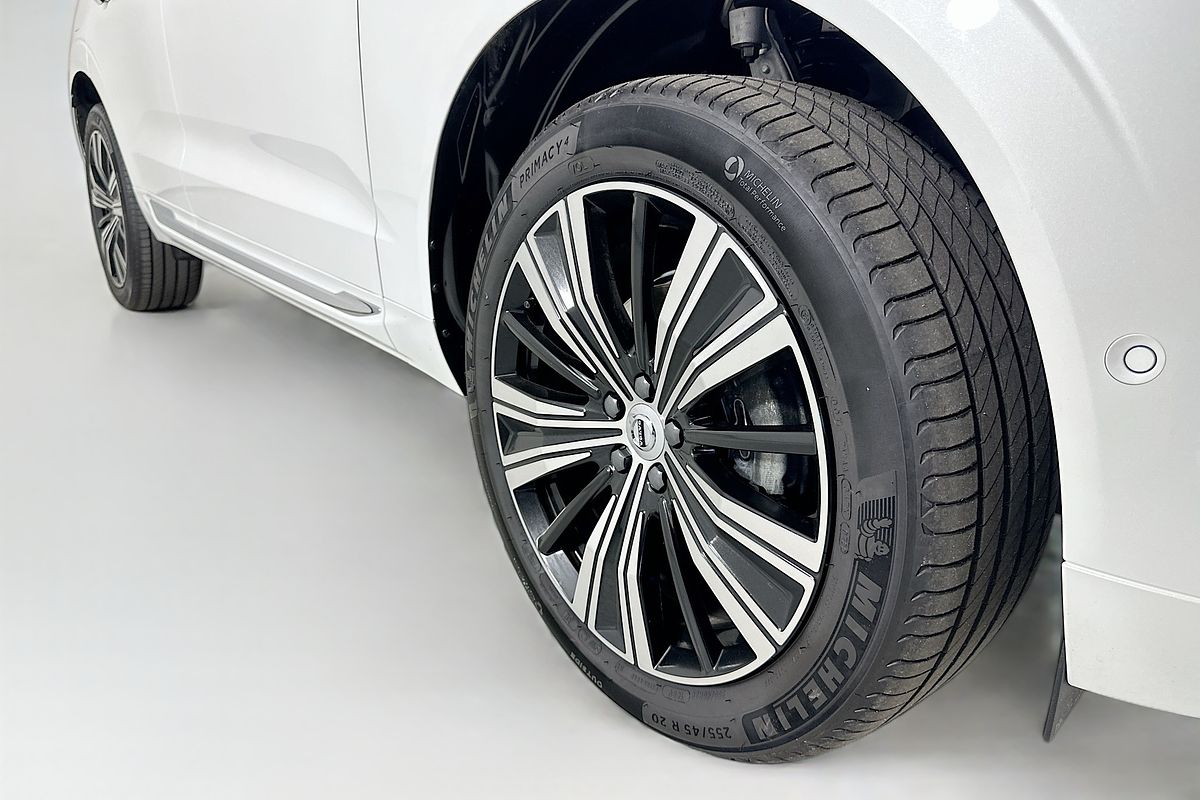 2022 Volvo XC60 B5 INSCRIPTION MHEV 246 MY22
