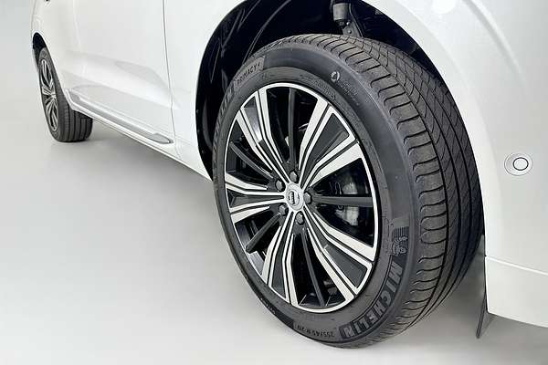2022 Volvo XC60 B5 INSCRIPTION MHEV 246 MY22