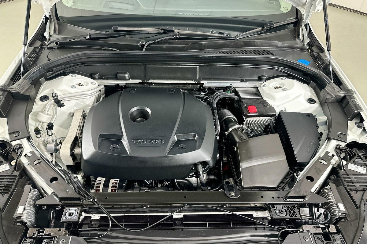 2021 Volvo XC60 T5 MOMENTUM (AWD) 246 MY21