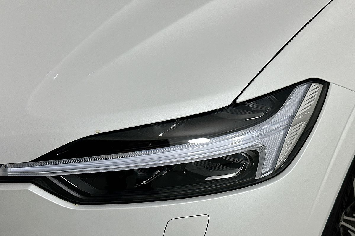 2022 Volvo XC60 B5 INSCRIPTION MHEV 246 MY22