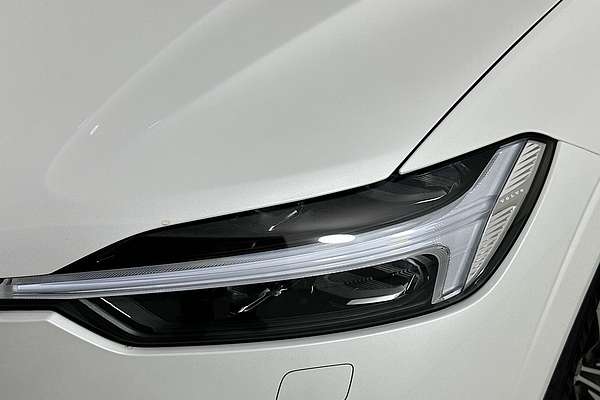 2022 Volvo XC60 B5 INSCRIPTION MHEV 246 MY22