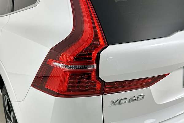 2022 Volvo XC60 B5 INSCRIPTION MHEV 246 MY22
