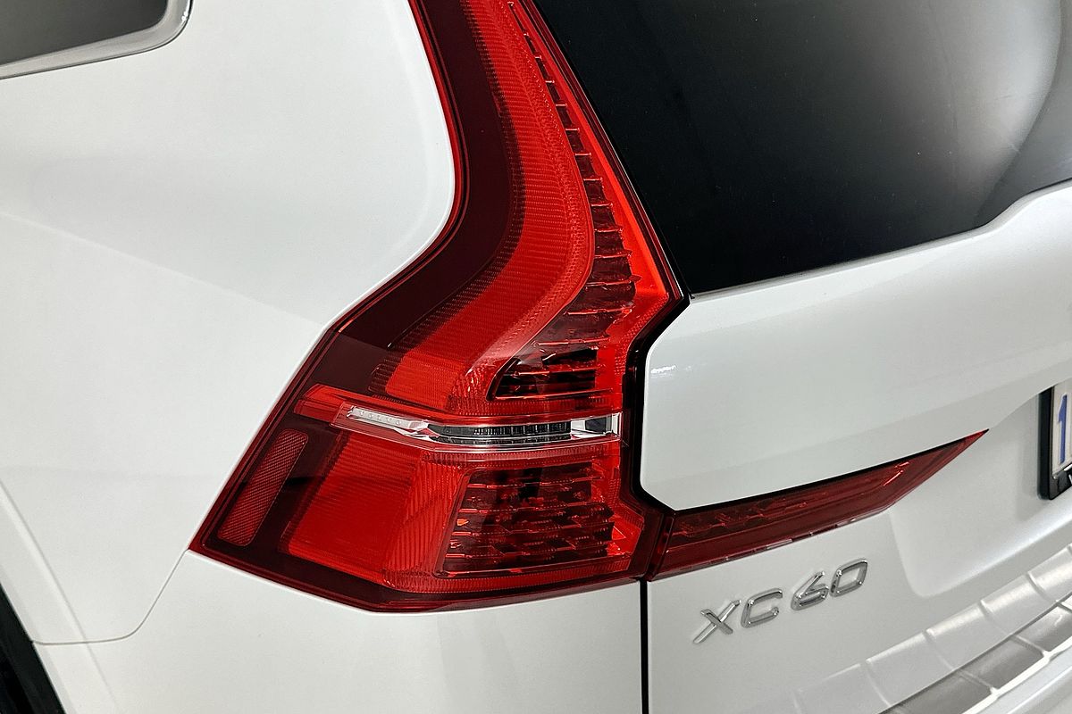 2021 Volvo XC60 T5 MOMENTUM (AWD) 246 MY21