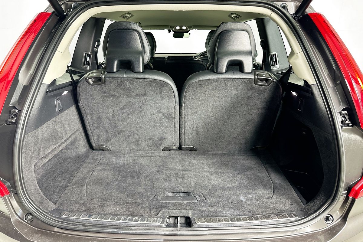 2022 Volvo XC90 PLUS B5 MHEV 256 MY23