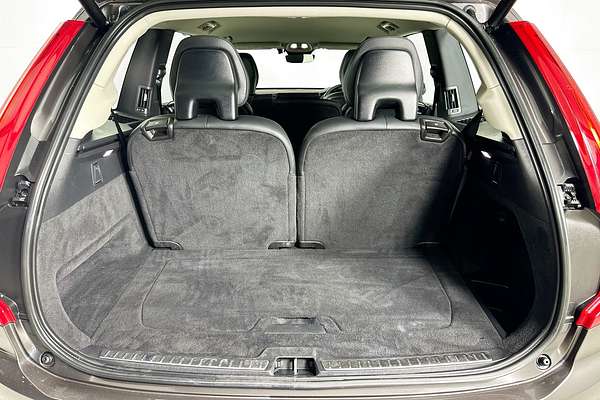 2022 Volvo XC90 PLUS B5 MHEV 256 MY23