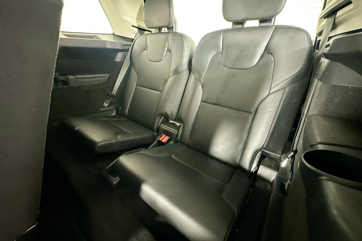 2016 Volvo XC90 T6 2.0 MOMENTUM 256 MY16