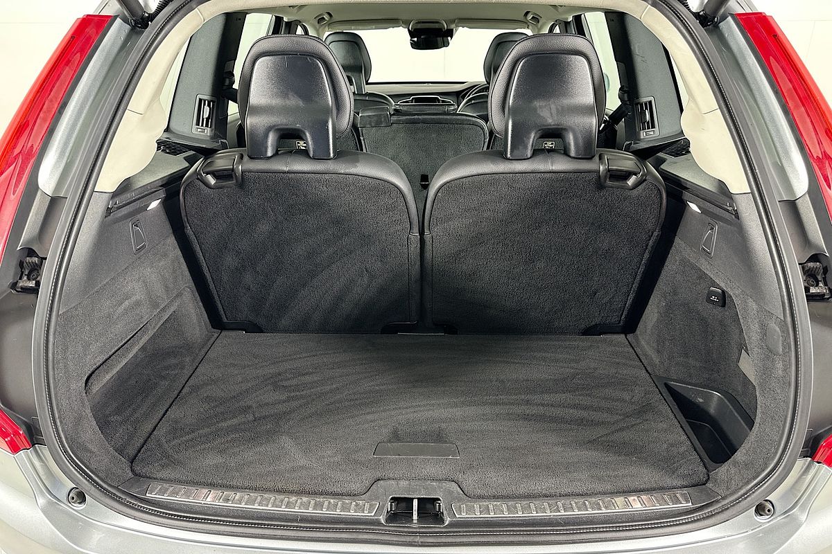 2016 Volvo XC90 T6 2.0 MOMENTUM 256 MY16