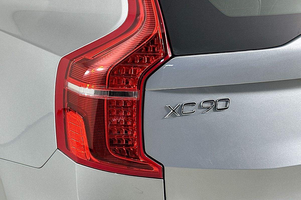 2016 Volvo XC90 T6 2.0 MOMENTUM 256 MY16
